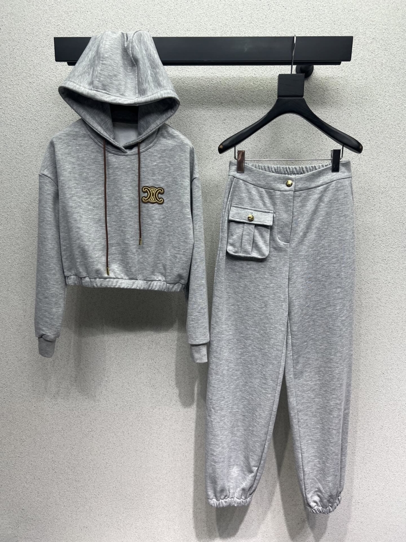 Ce1i*e outwears